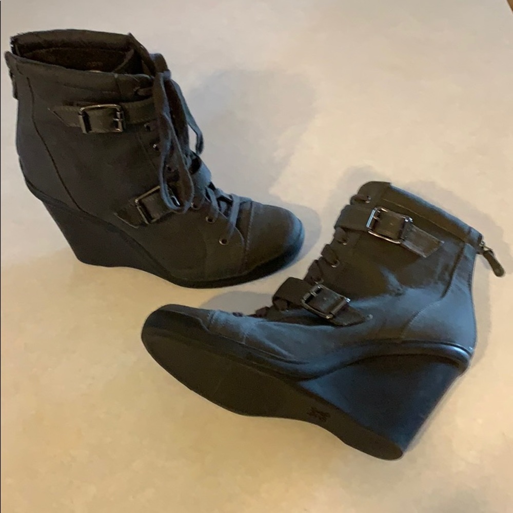 Simply Vera Wang wedge boots